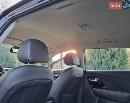 Серый Киа Niro, объемом двигателя 0 л и пробегом 121 тыс. км за 18750 $, фото 24 на Automoto.ua
