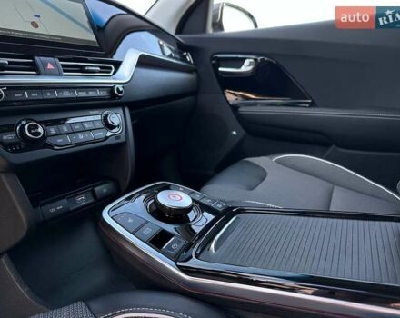 Сірий Кіа Niro, об'ємом двигуна 0 л та пробігом 37 тис. км за 24600 $, фото 71 на Automoto.ua