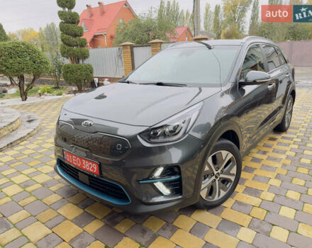 Серый Киа Niro, объемом двигателя 0 л и пробегом 137 тыс. км за 18950 $, фото 1 на Automoto.ua