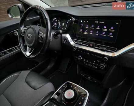 Серый Киа Niro, объемом двигателя 0 л и пробегом 153 тыс. км за 17950 $, фото 35 на Automoto.ua