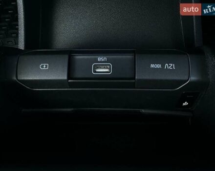 Сірий Кіа Niro, об'ємом двигуна 0 л та пробігом 100 тис. км за 21900 $, фото 13 на Automoto.ua