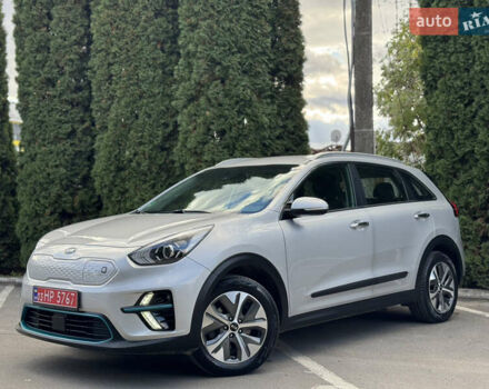 Сірий Кіа Niro, об'ємом двигуна 0 л та пробігом 141 тис. км за 17799 $, фото 4 на Automoto.ua