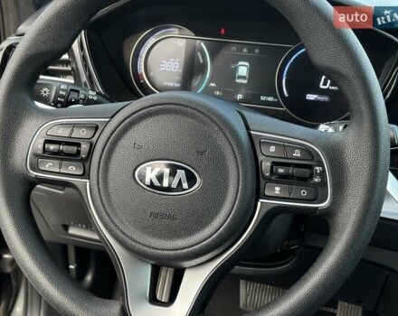 Серый Киа Niro, объемом двигателя 0 л и пробегом 52 тыс. км за 20750 $, фото 16 на Automoto.ua
