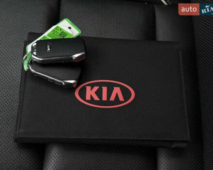 Серый Киа Niro, объемом двигателя 0 л и пробегом 82 тыс. км за 22900 $, фото 99 на Automoto.ua