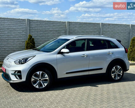 Серый Киа Niro, объемом двигателя 0 л и пробегом 131 тыс. км за 17599 $, фото 1 на Automoto.ua