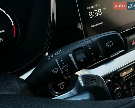 Серый Киа Niro, объемом двигателя 0 л и пробегом 54 тыс. км за 23900 $, фото 46 на Automoto.ua