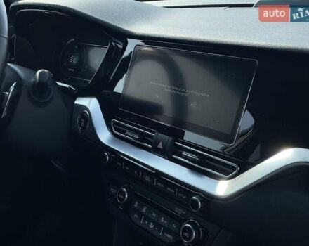 Серый Киа Niro, объемом двигателя 0 л и пробегом 88 тыс. км за 22250 $, фото 9 на Automoto.ua