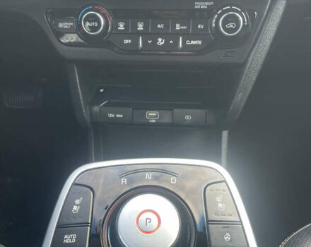 Сірий Кіа Niro, об'ємом двигуна 0 л та пробігом 140 тис. км за 18500 $, фото 37 на Automoto.ua