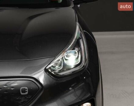 Сірий Кіа Niro, об'ємом двигуна 0 л та пробігом 77 тис. км за 14950 $, фото 6 на Automoto.ua