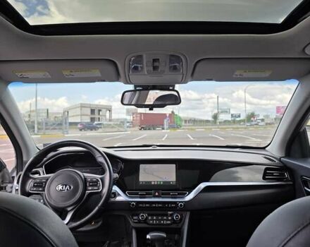 Серый Киа Niro, объемом двигателя 1.58 л и пробегом 55 тыс. км за 23500 $, фото 16 на Automoto.ua