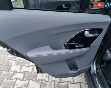 Серый Киа Niro, объемом двигателя 0 л и пробегом 42 тыс. км за 22850 $, фото 27 на Automoto.ua
