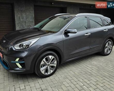 Серый Киа Niro, объемом двигателя 0 л и пробегом 142 тыс. км за 17999 $, фото 3 на Automoto.ua