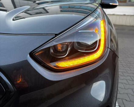 Серый Киа Niro, объемом двигателя 0 л и пробегом 86 тыс. км за 23400 $, фото 86 на Automoto.ua