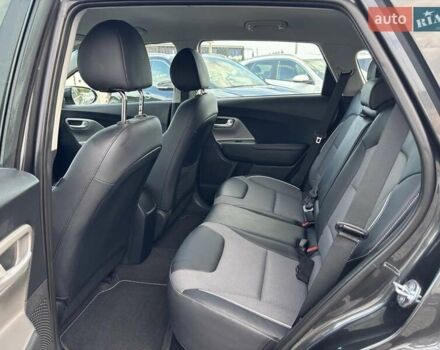 Серый Киа Niro, объемом двигателя 0 л и пробегом 52 тыс. км за 20750 $, фото 17 на Automoto.ua