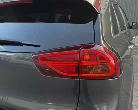 Серый Киа Niro, объемом двигателя 0 л и пробегом 86 тыс. км за 23400 $, фото 81 на Automoto.ua