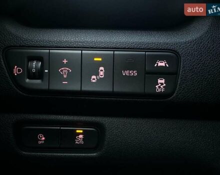 Серый Киа Niro, объемом двигателя 0 л и пробегом 54 тыс. км за 23900 $, фото 41 на Automoto.ua