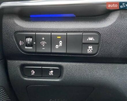 Серый Киа Niro, объемом двигателя 0 л и пробегом 86 тыс. км за 24400 $, фото 8 на Automoto.ua