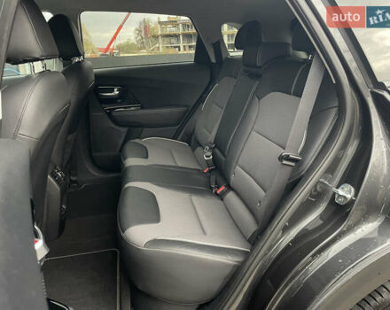 Сірий Кіа Niro, об'ємом двигуна 0 л та пробігом 52 тис. км за 22999 $, фото 30 на Automoto.ua