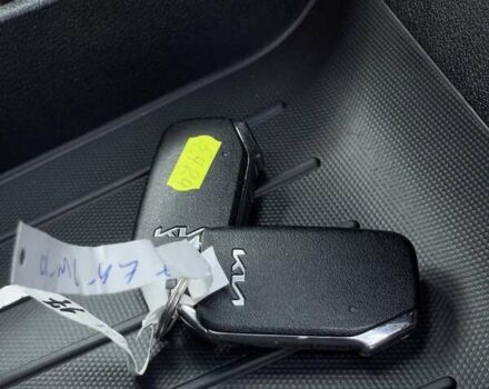 Серый Киа Niro, объемом двигателя 0 л и пробегом 88 тыс. км за 22250 $, фото 10 на Automoto.ua