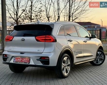 Киа Niro 2021 в Бердичеве на Automoto.ua Серый Киа Niro, объемом двигателя 0 л и пробегом 70 тыс. км за 21350 $, фото 17 на Automoto.ua