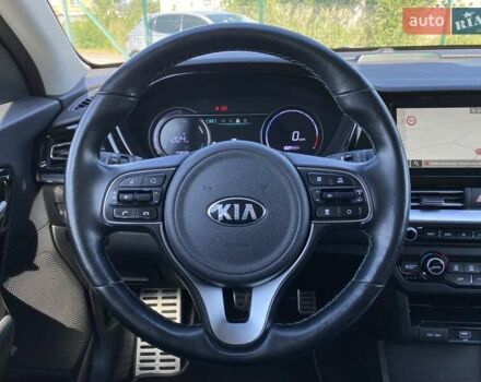 Серый Киа Niro, объемом двигателя 0 л и пробегом 67 тыс. км за 23400 $, фото 37 на Automoto.ua