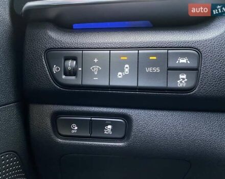 Серый Киа Niro, объемом двигателя 0 л и пробегом 66 тыс. км за 24200 $, фото 5 на Automoto.ua