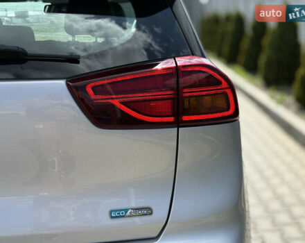 Серый Киа Niro, объемом двигателя 0 л и пробегом 131 тыс. км за 17599 $, фото 4 на Automoto.ua