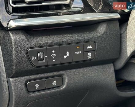 Серый Киа Niro, объемом двигателя 0 л и пробегом 67 тыс. км за 22400 $, фото 18 на Automoto.ua
