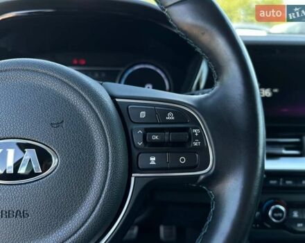 Серый Киа Niro, объемом двигателя 0 л и пробегом 97 тыс. км за 22200 $, фото 40 на Automoto.ua