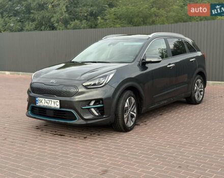 Серый Киа Niro, объемом двигателя 0 л и пробегом 77 тыс. км за 20990 $, фото 2 на Automoto.ua