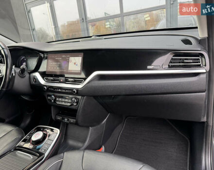 Серый Киа Niro, объемом двигателя 0 л и пробегом 147 тыс. км за 18450 $, фото 57 на Automoto.ua