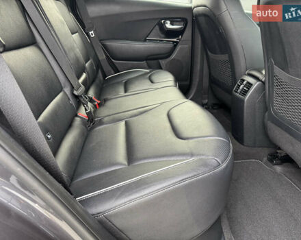 Серый Киа Niro, объемом двигателя 0 л и пробегом 147 тыс. км за 18450 $, фото 62 на Automoto.ua