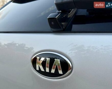 Киа Niro 2021 в Бердичеве на Automoto.ua Серый Киа Niro, объемом двигателя 0 л и пробегом 70 тыс. км за 21350 $, фото 43 на Automoto.ua