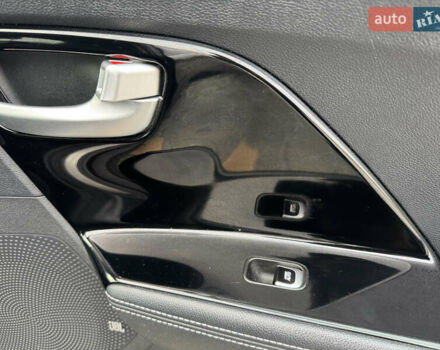 Серый Киа Niro, объемом двигателя 0 л и пробегом 147 тыс. км за 18450 $, фото 52 на Automoto.ua