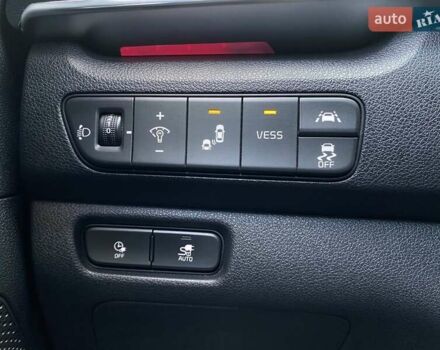 Серый Киа Niro, объемом двигателя 0 л и пробегом 66 тыс. км за 24200 $, фото 4 на Automoto.ua