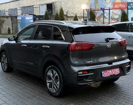 Серый Киа Niro, объемом двигателя 0 л и пробегом 88 тыс. км за 21400 $, фото 4 на Automoto.ua