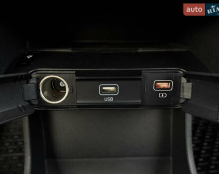 Серый Киа Niro, объемом двигателя 0 л и пробегом 82 тыс. км за 22900 $, фото 62 на Automoto.ua