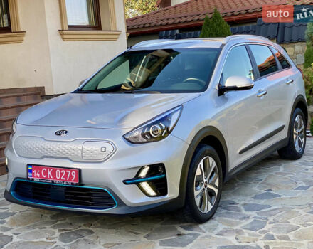 Серый Киа Niro, объемом двигателя 0 л и пробегом 59 тыс. км за 21299 $, фото 1 на Automoto.ua