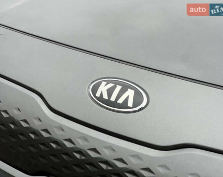 Серый Киа Niro, объемом двигателя 0 л и пробегом 107 тыс. км за 20903 $, фото 11 на Automoto.ua