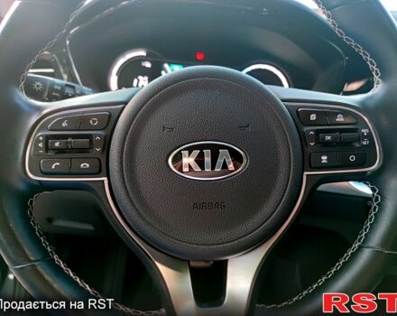Серый Киа Niro, объемом двигателя 0 л и пробегом 72 тыс. км за 22000 $, фото 5 на Automoto.ua