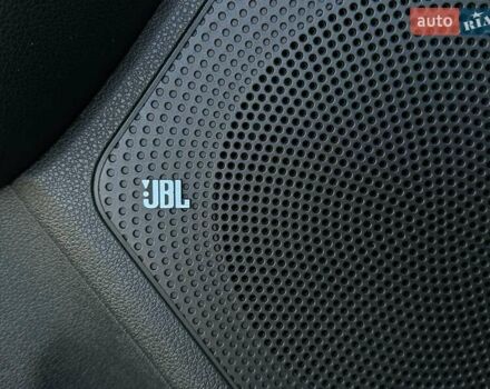 Серый Киа Niro, объемом двигателя 0 л и пробегом 54 тыс. км за 23900 $, фото 7 на Automoto.ua