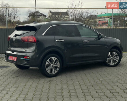 Сірий Кіа Niro, об'ємом двигуна 0 л та пробігом 52 тис. км за 22999 $, фото 19 на Automoto.ua