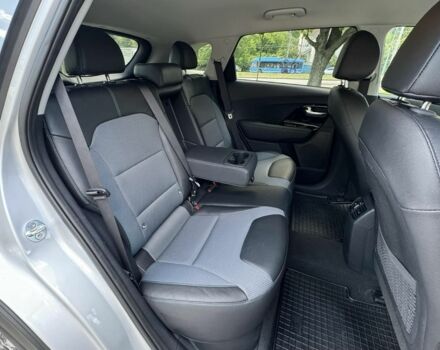Серый Киа Niro, объемом двигателя 2 л и пробегом 98 тыс. км за 19200 $, фото 16 на Automoto.ua