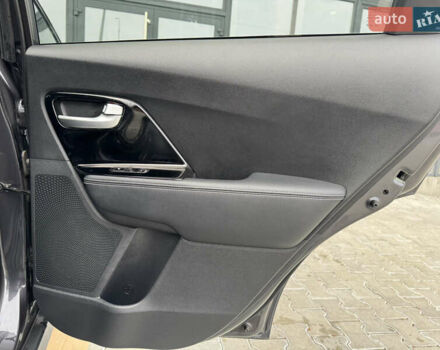 Серый Киа Niro, объемом двигателя 0 л и пробегом 147 тыс. км за 18450 $, фото 60 на Automoto.ua