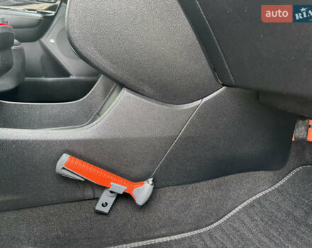 Серый Киа Niro, объемом двигателя 0 л и пробегом 147 тыс. км за 18450 $, фото 59 на Automoto.ua