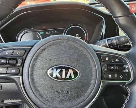 Серый Киа Niro, объемом двигателя 0 л и пробегом 40 тыс. км за 23300 $, фото 10 на Automoto.ua