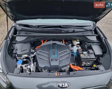 Серый Киа Niro, объемом двигателя 0 л и пробегом 42 тыс. км за 22850 $, фото 46 на Automoto.ua