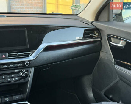 Серый Киа Niro, объемом двигателя 0 л и пробегом 139 тыс. км за 17999 $, фото 47 на Automoto.ua