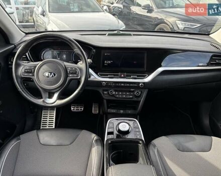 Серый Киа Niro, объемом двигателя 0 л и пробегом 67 тыс. км за 22400 $, фото 10 на Automoto.ua