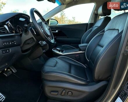 Серый Киа Niro, объемом двигателя 0 л и пробегом 54 тыс. км за 23900 $, фото 33 на Automoto.ua